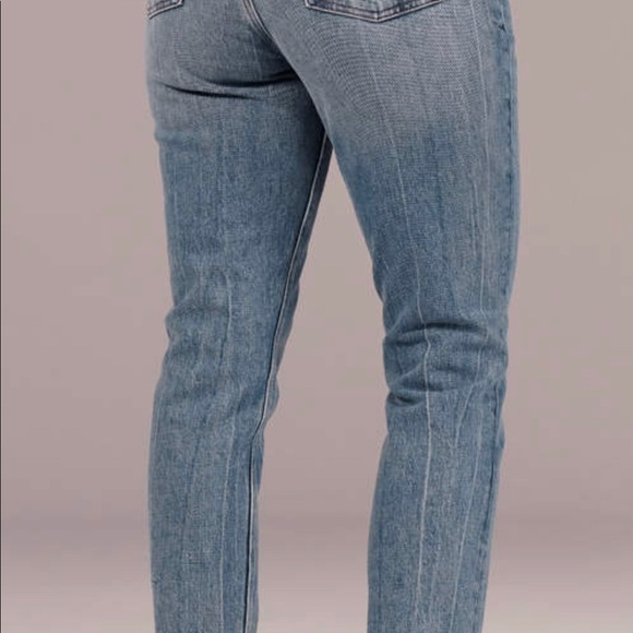 Abercrombie & Fitch High Rise Mom Jeans - Picture 11 of 13